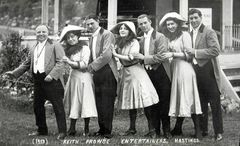 Keith-Prowse-Entertainers.-The-Bandstand-Alexandra-Park.-1913.